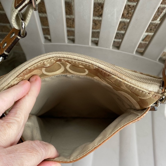 VINTAGE Coach Tan and White  Bag - Picture 6 of 9